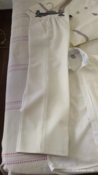 Traje de Comunión Blanco con Detalles
