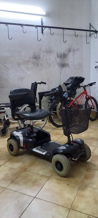 Scooter eléctrica 4 ruedas