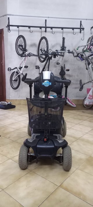 Scooter eléctrica 4 ruedas