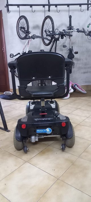 Scooter eléctrica 4 ruedas