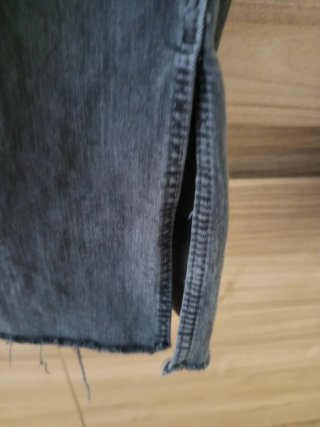 Pantalón Bershka Talla 36 Gris