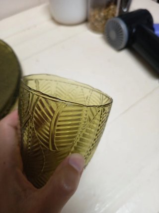 Juego de 4 platos y 4 vasos