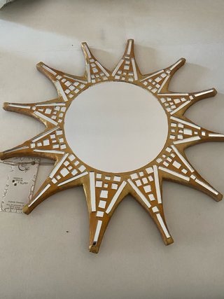 Specchio da parete a forma di sole