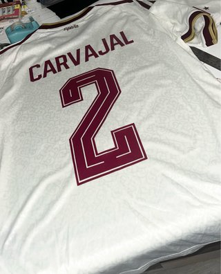 Camiseta + estampación de nombre