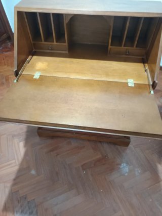 Mueble/secretaria de madera
