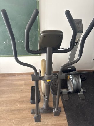 Elíptica y Remo BH Fitness