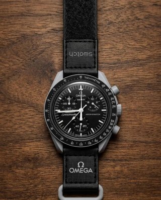 Reloj Swatch Moon Negro