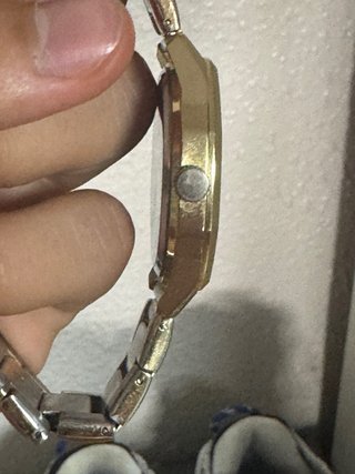 Reloj Q&Q Dorado Elegante