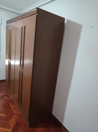 Ropero doble de madera