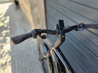 Bicicleta Eléctrica Negra