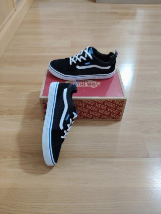 Zapatillas Vans Negras y Azules