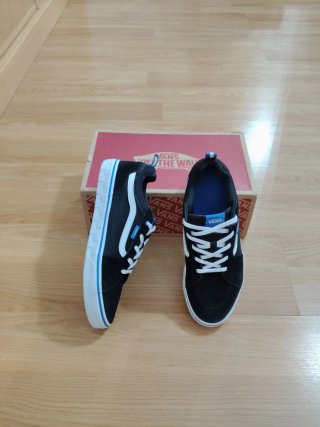 Zapatillas Vans Negras y Azules