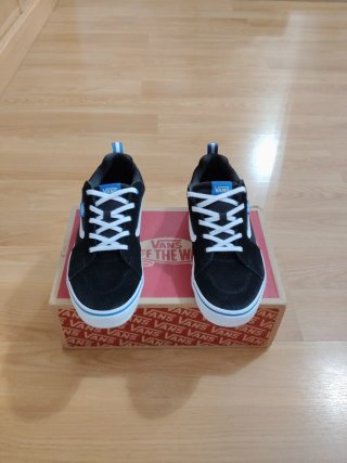 Zapatillas Vans Negras y Azules