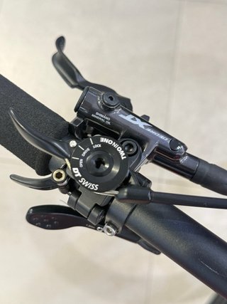 Bicicleta BMC Doble Suspensión Roja fourstroker 01