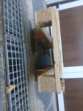 Mesa baja de madera de palets