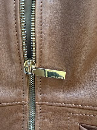 Chaqueta de piel Hugo Boss marrón