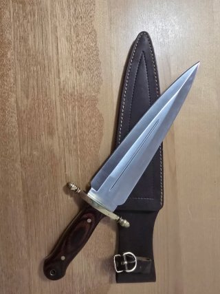 Funda Muela Cuero Artesanal Cosido