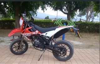 Rieju MRT SM 2022 Roja y Blanca