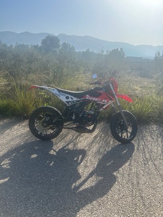 Rieju MRT SM 2022 Roja y Blanca