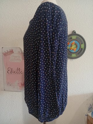 Blusa azul con lunares multicolor