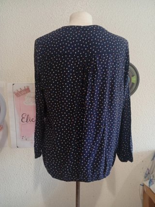 Blusa azul con lunares multicolor