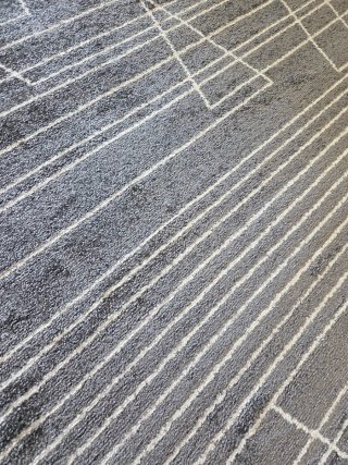 Alfombra gris diseño geométrico 190x133
