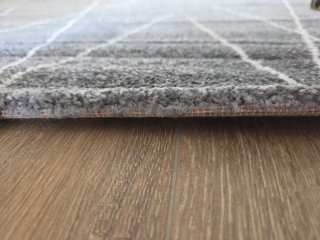 Alfombra gris diseño geométrico 190x133