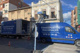 ALQUILER DE FURGONETAS Y CAMIONES