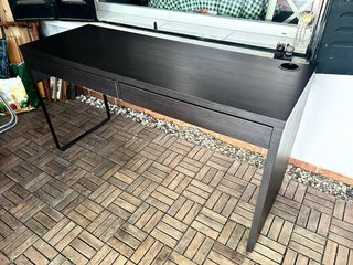 Escritorio IKEA MICKE Negro/Marrón-Hay 2 cajones