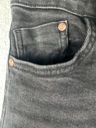Pantalón vaquero negro Zara