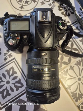 Nikon D90 + Objetivo 18-200mm VR