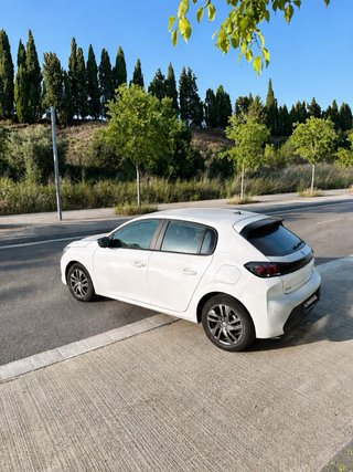 Peugeot 208 2022