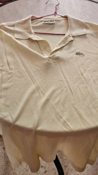 Polo Lacoste amarillo