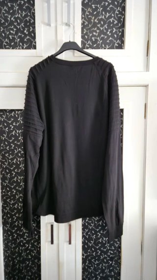 Camiseta negra manga larga