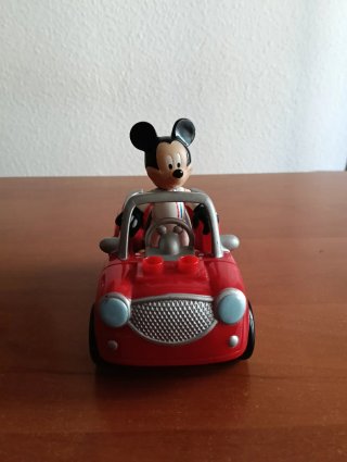 Coche Mickey y Minnie Mouse