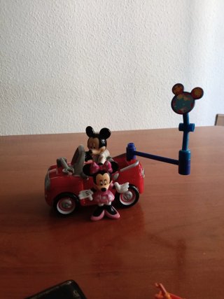Coche Mickey y Minnie Mouse