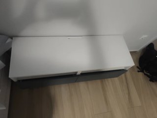 Mueble TV blanco y gris