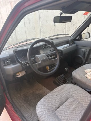Renault r5 , se vende o se cambia por mercedes slk