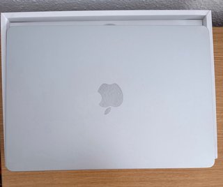 MacBook Air 13 M2 2022 8 nucleos SSD como nuevo