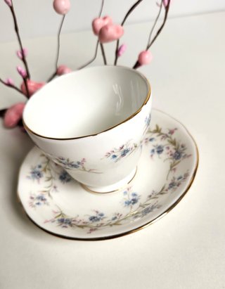 Taza y platillo porcelana inglesa floral