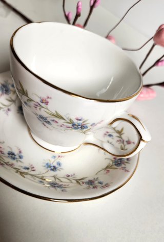 Taza y platillo porcelana inglesa floral