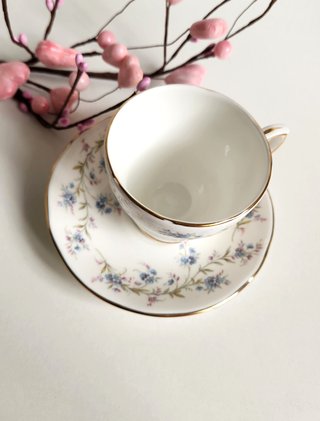 Taza y platillo porcelana inglesa floral