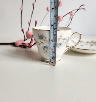 Taza y platillo porcelana inglesa floral