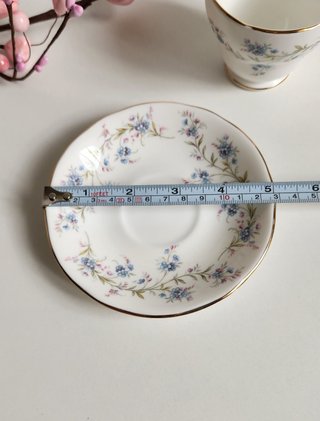 Taza y platillo porcelana inglesa floral
