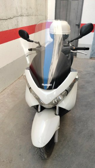Suzuki Burgman 125cc Scooter Año 2010 87399 km