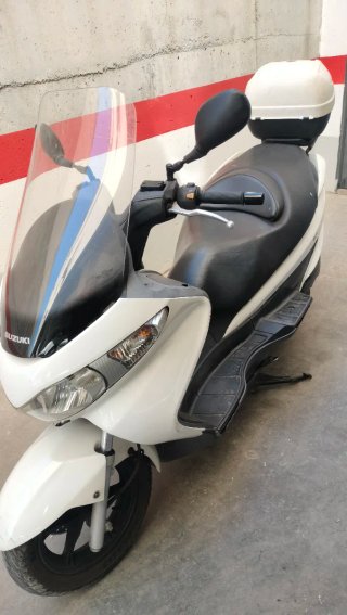 Suzuki Burgman 125cc Scooter Año 2010 87399 km