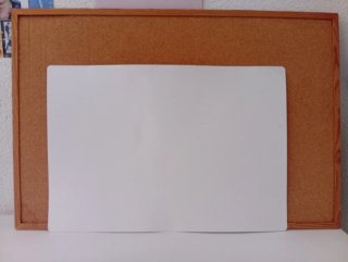 Escritorio blanco con cajón y mueble