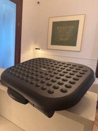 Reposapiés ergonómico para oficina