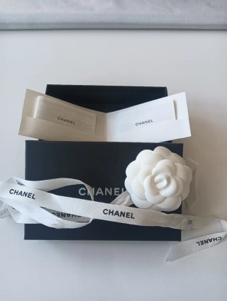 Conjunto Bolsa y Caja Chanel Negra y Blanca