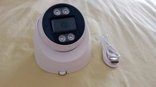 Cámara Domo Blanca con Cables USB
